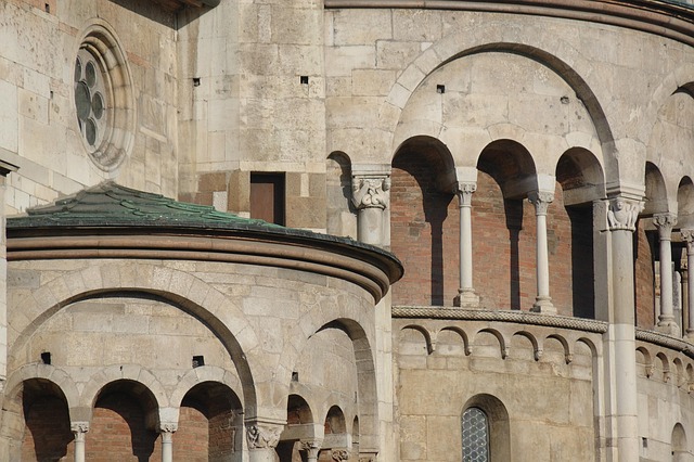città