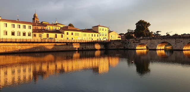 città